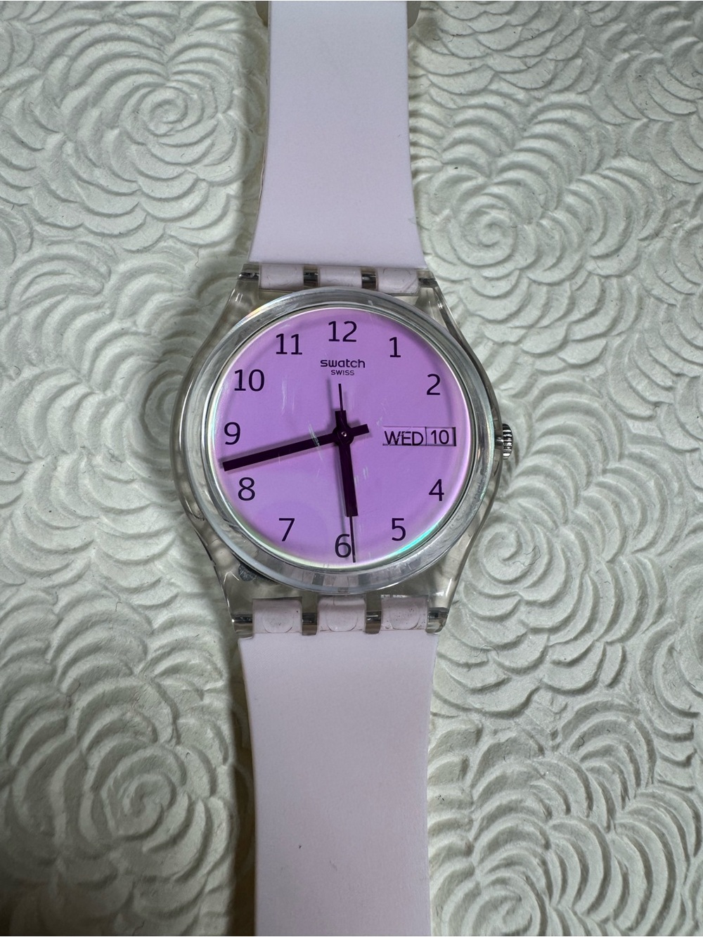 SWATCH Ultrarose Standard GE714 pink and white watch with date/day. - Picture 2 of 8